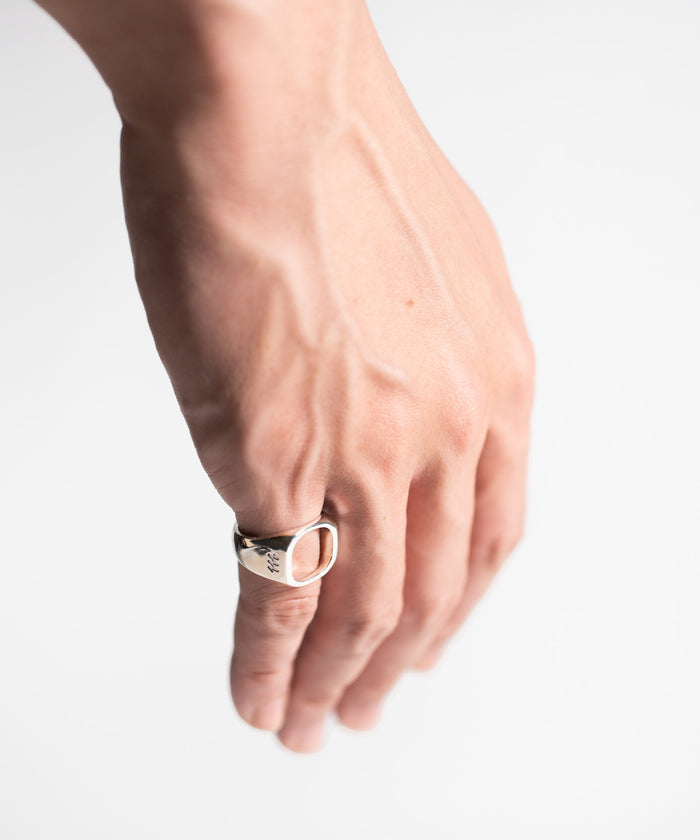 SIGNET OPEN RING