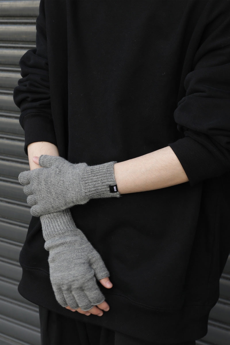 FINGERLESS KNIT GLOVES
