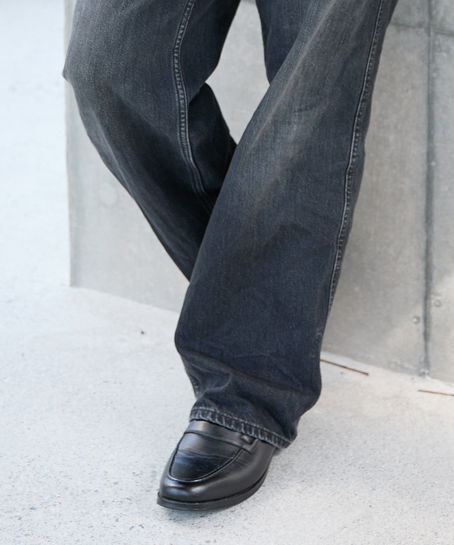 BASIC LOAFERS