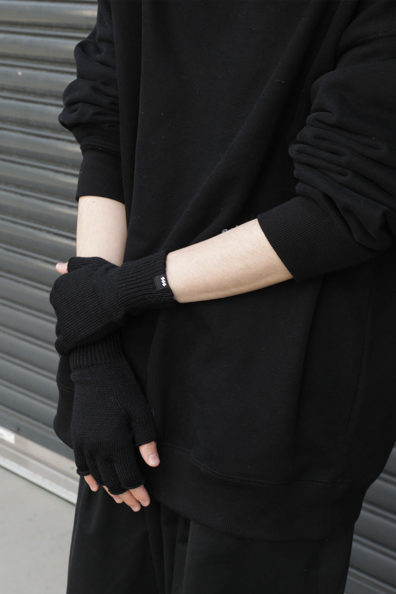 FINGERLESS KNIT GLOVES