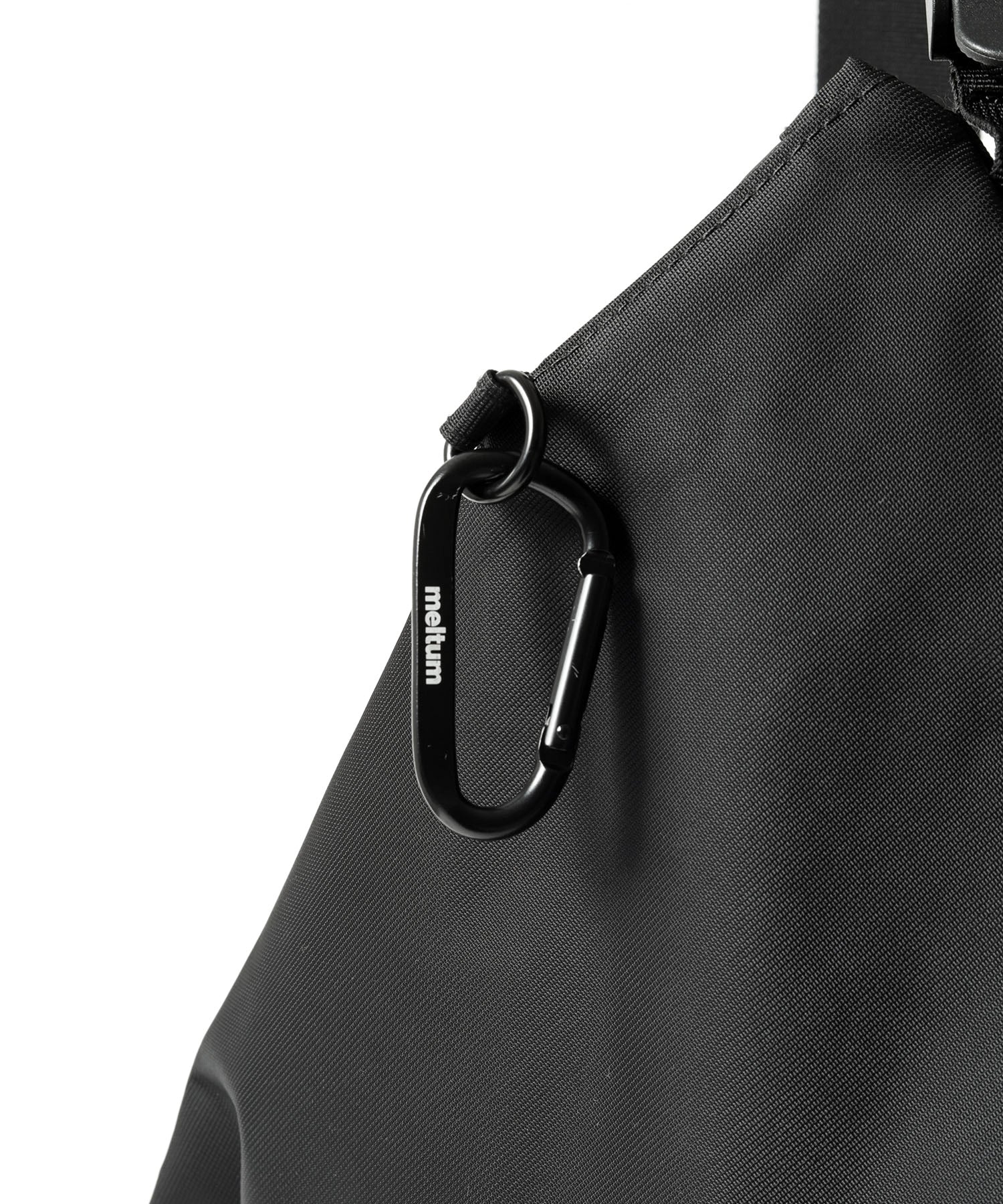 NYLON MESSENGER BAG