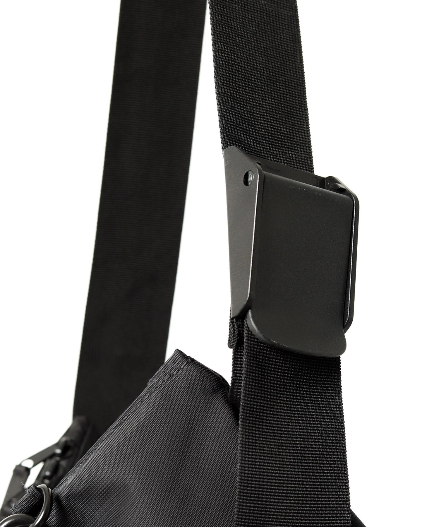 NYLON MESSENGER BAG