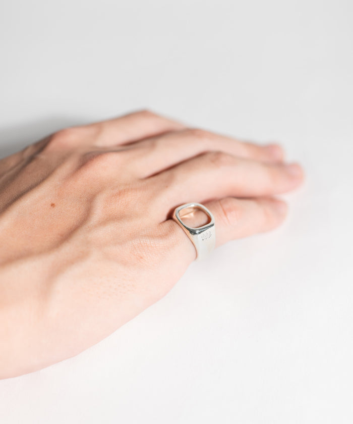 SIGNET OPEN RING