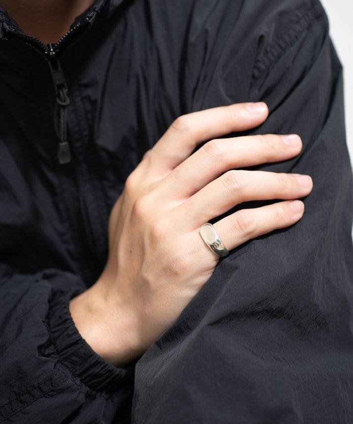 SMALL SIGNET RING