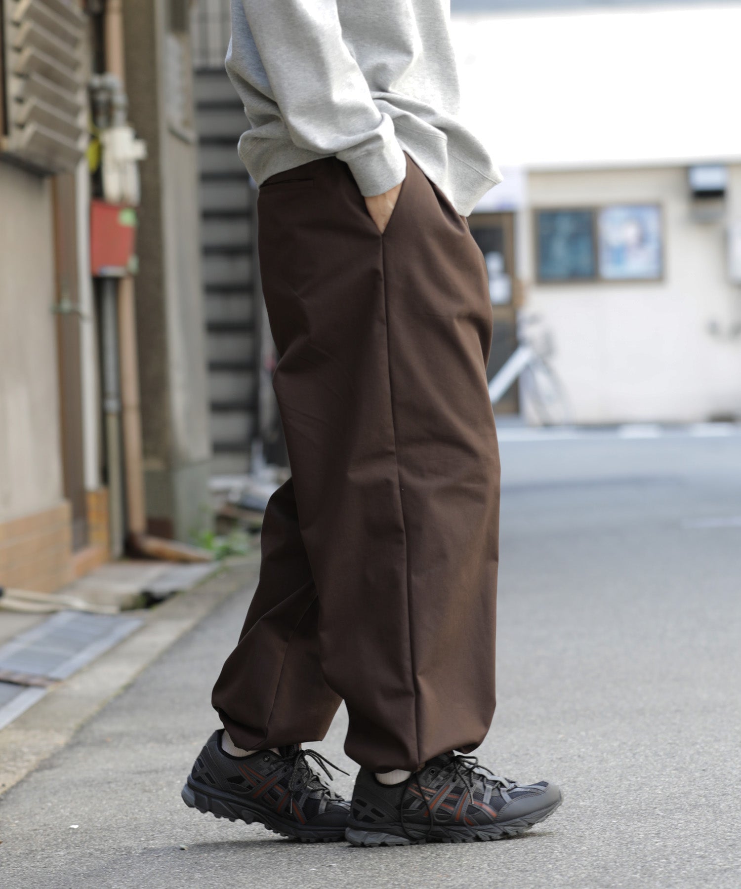 meltum × RUSSELL ATHLETIC . CAP SHOULDER SWEATSHIRT