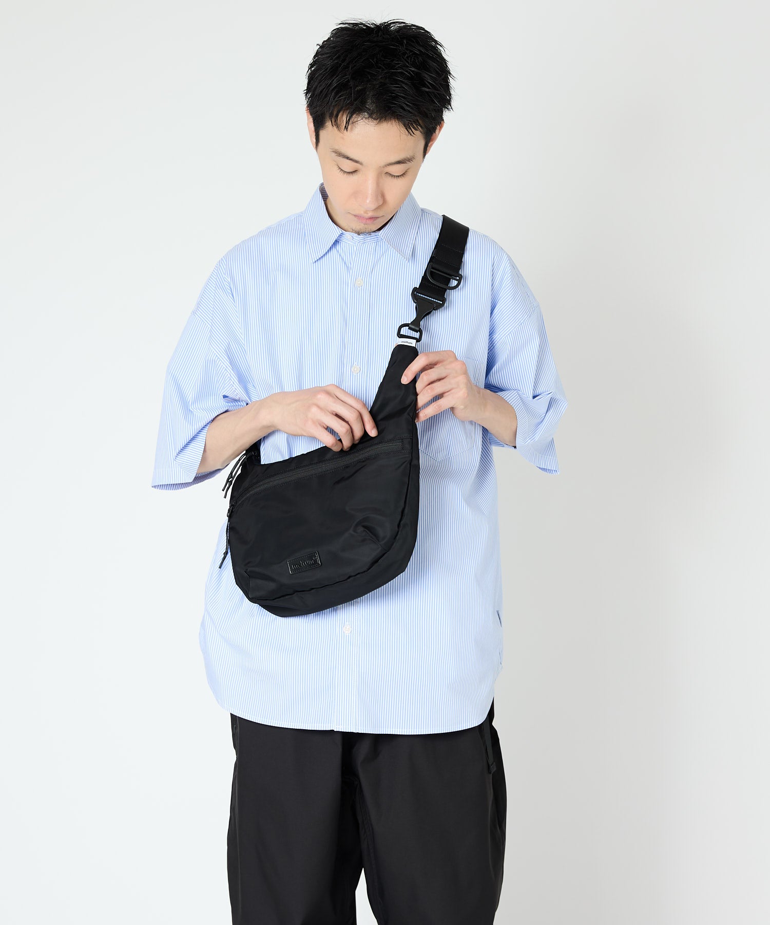 尼龙斜挎包