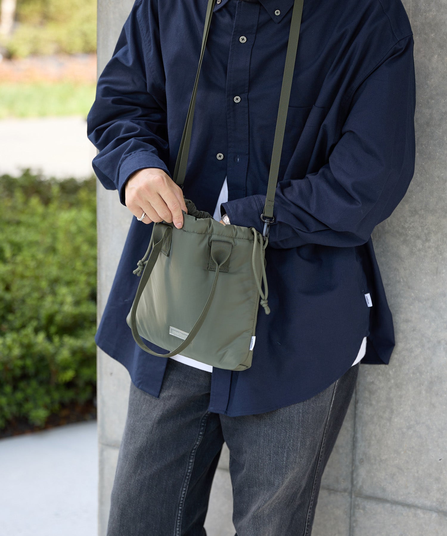 SOFT SHELL SHOULDER POUCH