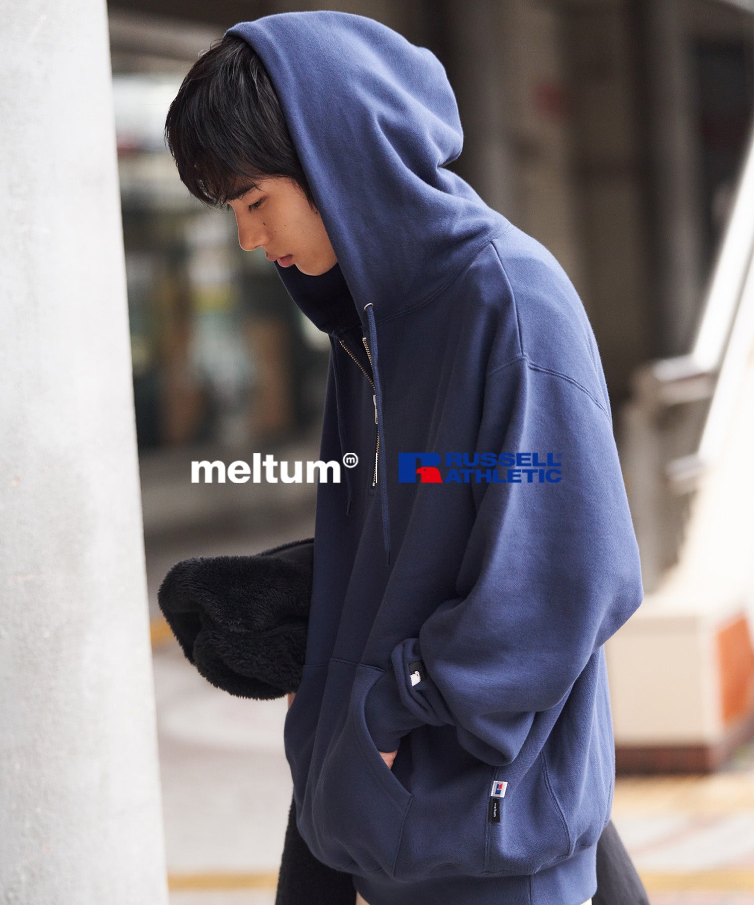 meltum × RUSSELL ATHLETIC . HALFZIP SWEATHOODIE