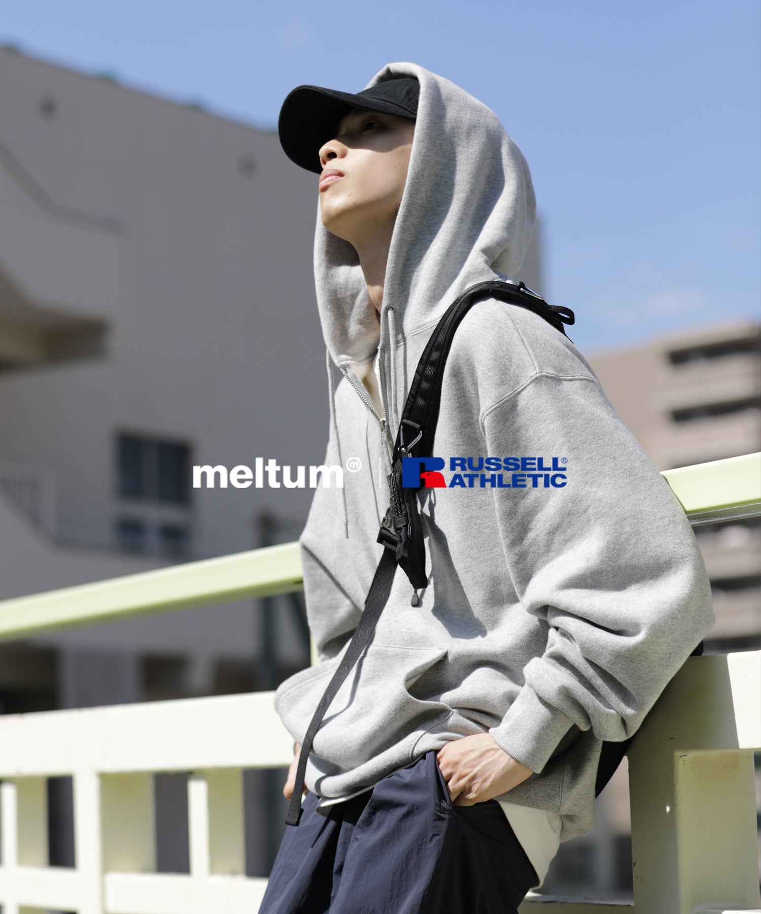 meltum × RUSSELL ATHLETIC . HALFZIP SWEATHOODIE