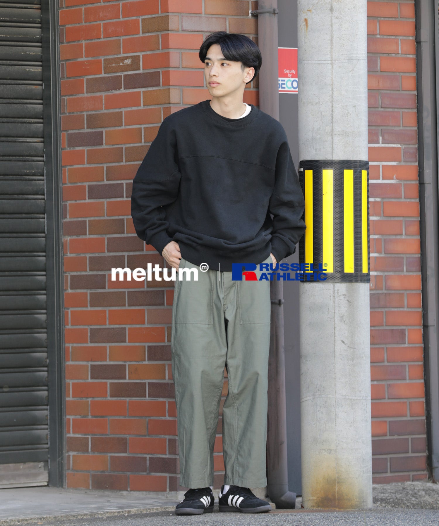 meltum × RUSSELL ATHLETIC . CAP SHOULDER SWEATSHIRT