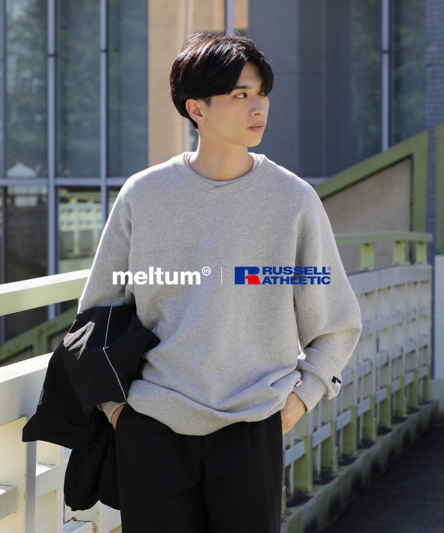 meltum × RUSSELL ATHLETIC . CAP SHOULDER SWEATSHIRT