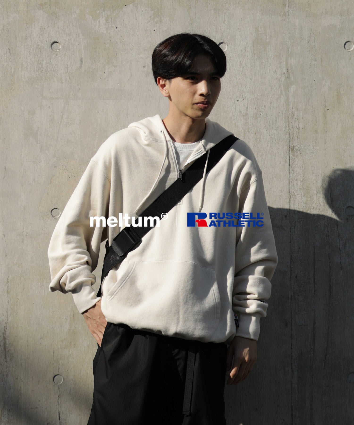 meltum × RUSSELL ATHLETIC . HALFZIP SWEATHOODIE