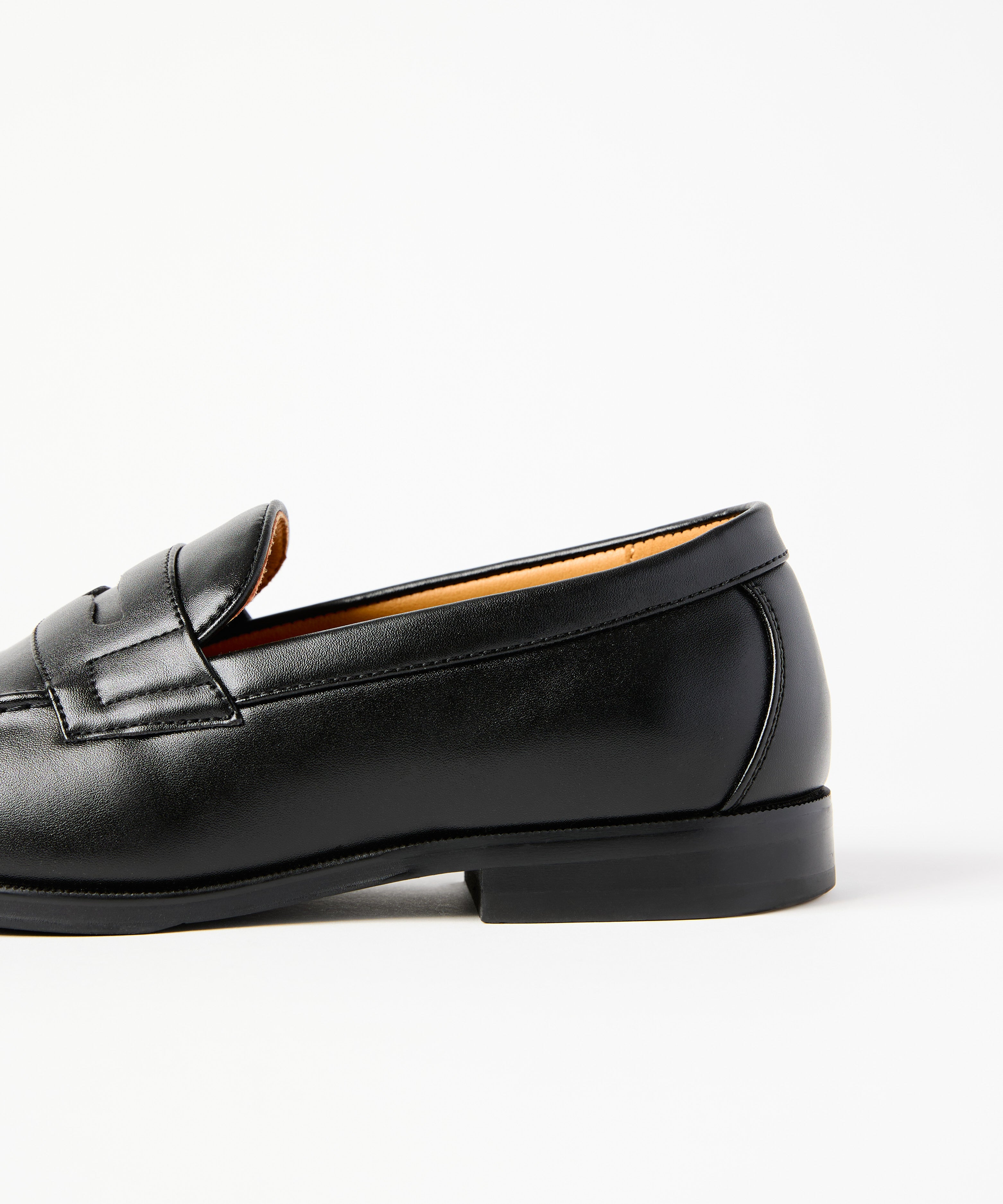BASIC LOAFERS