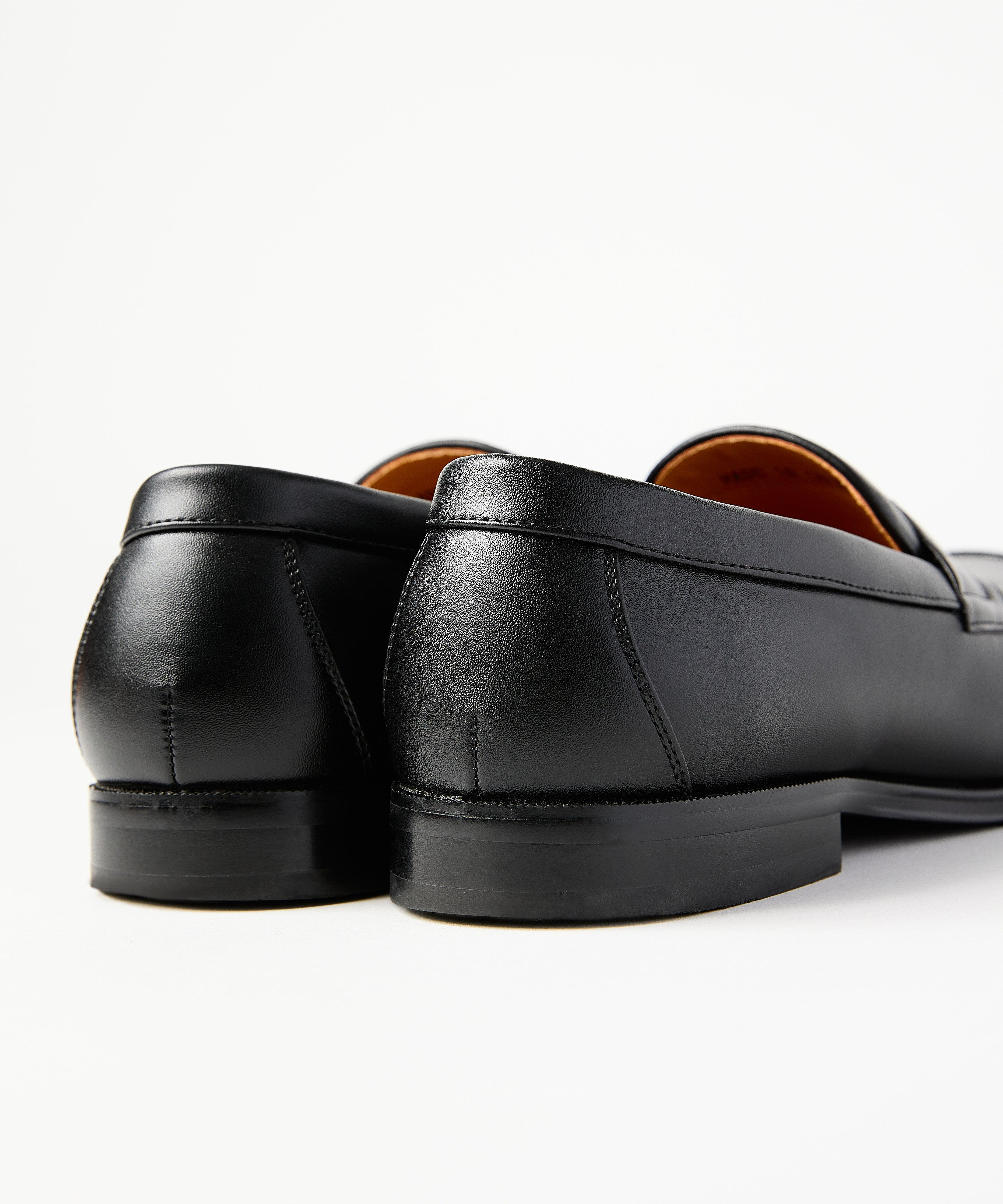BASIC LOAFERS