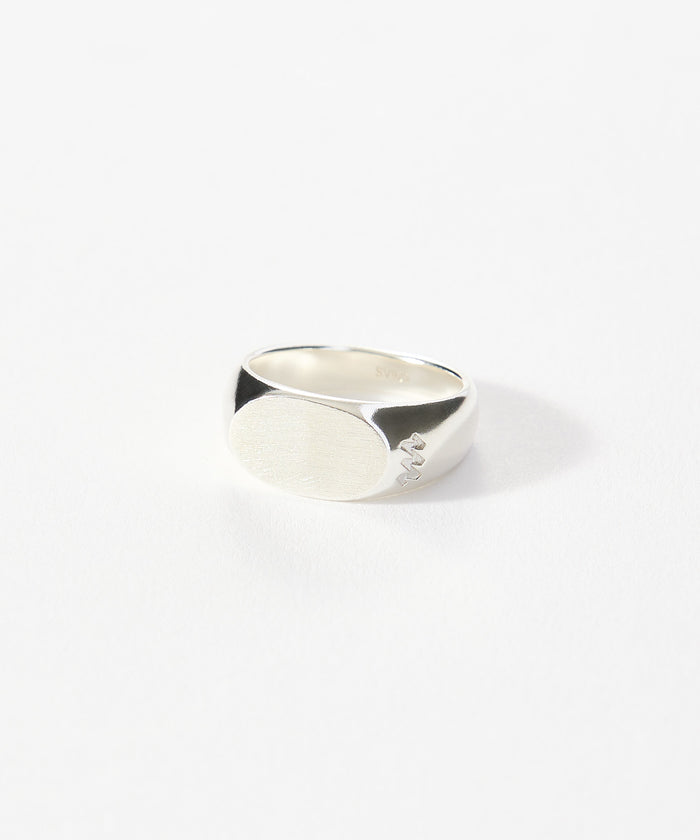 SATIN SMALL SIGNET RING