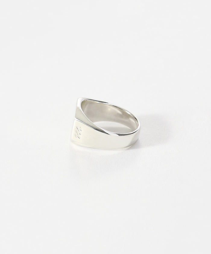 SIGNET RING