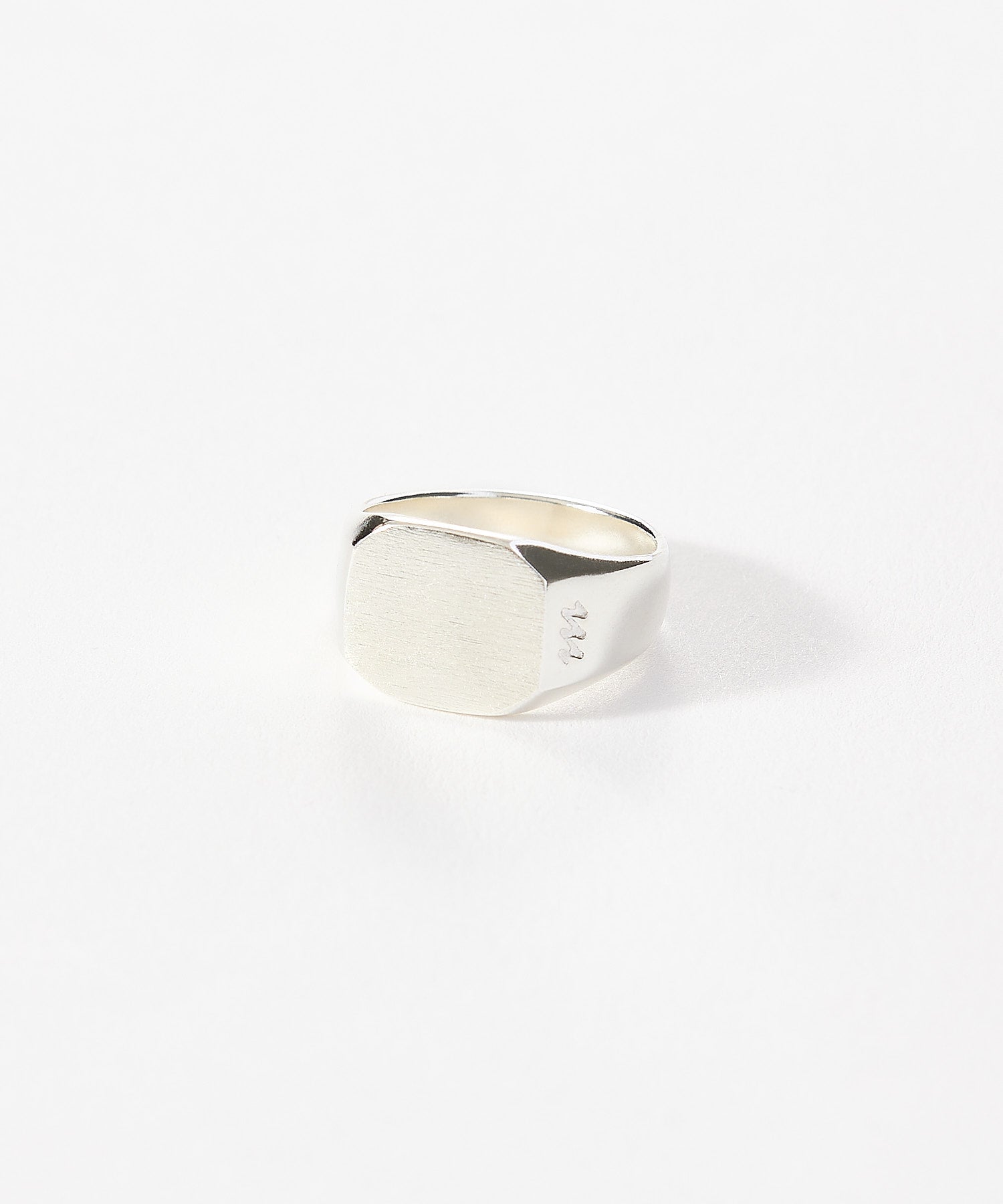 SATIN SIGNET RING