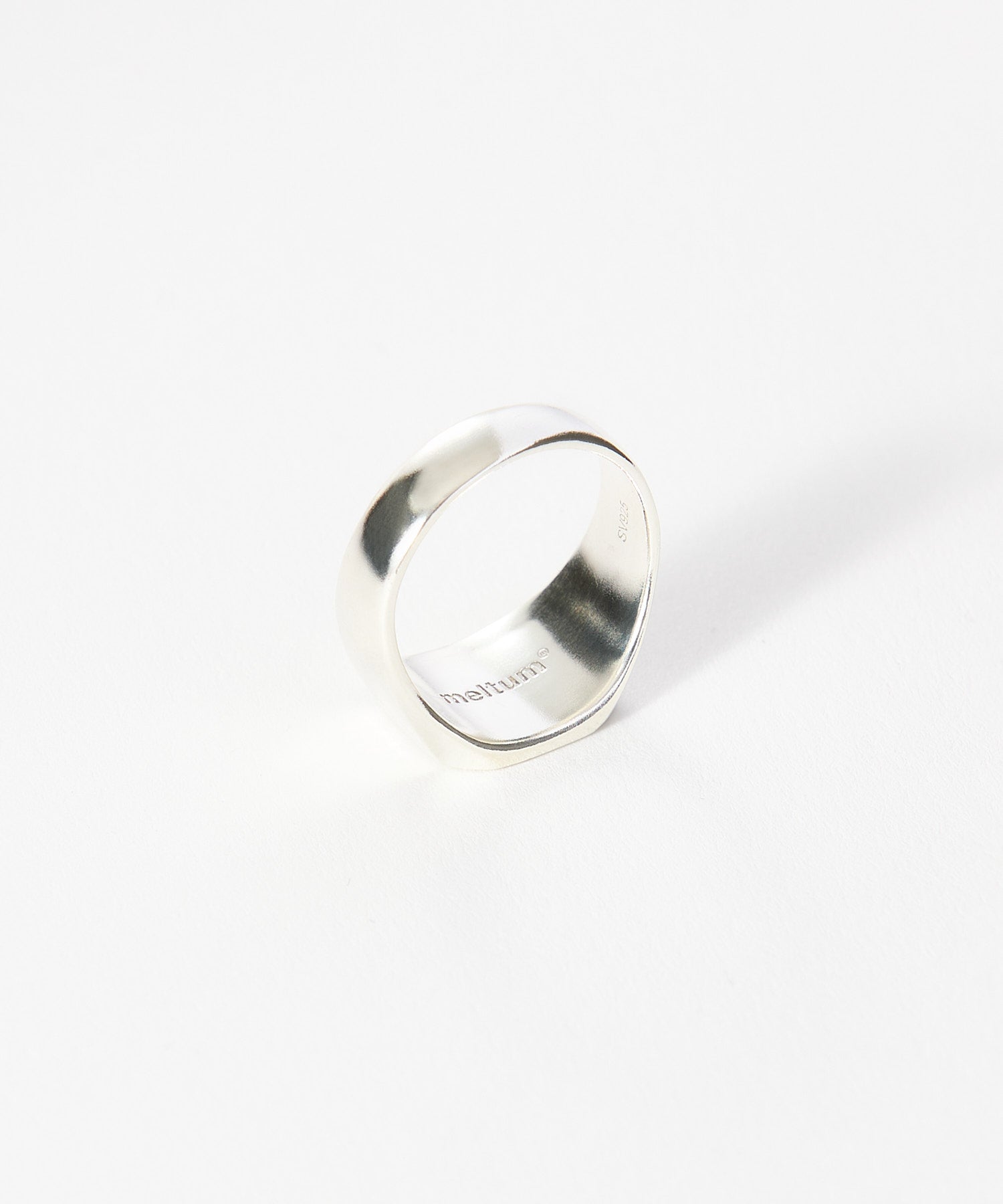 SATIN SIGNET RING