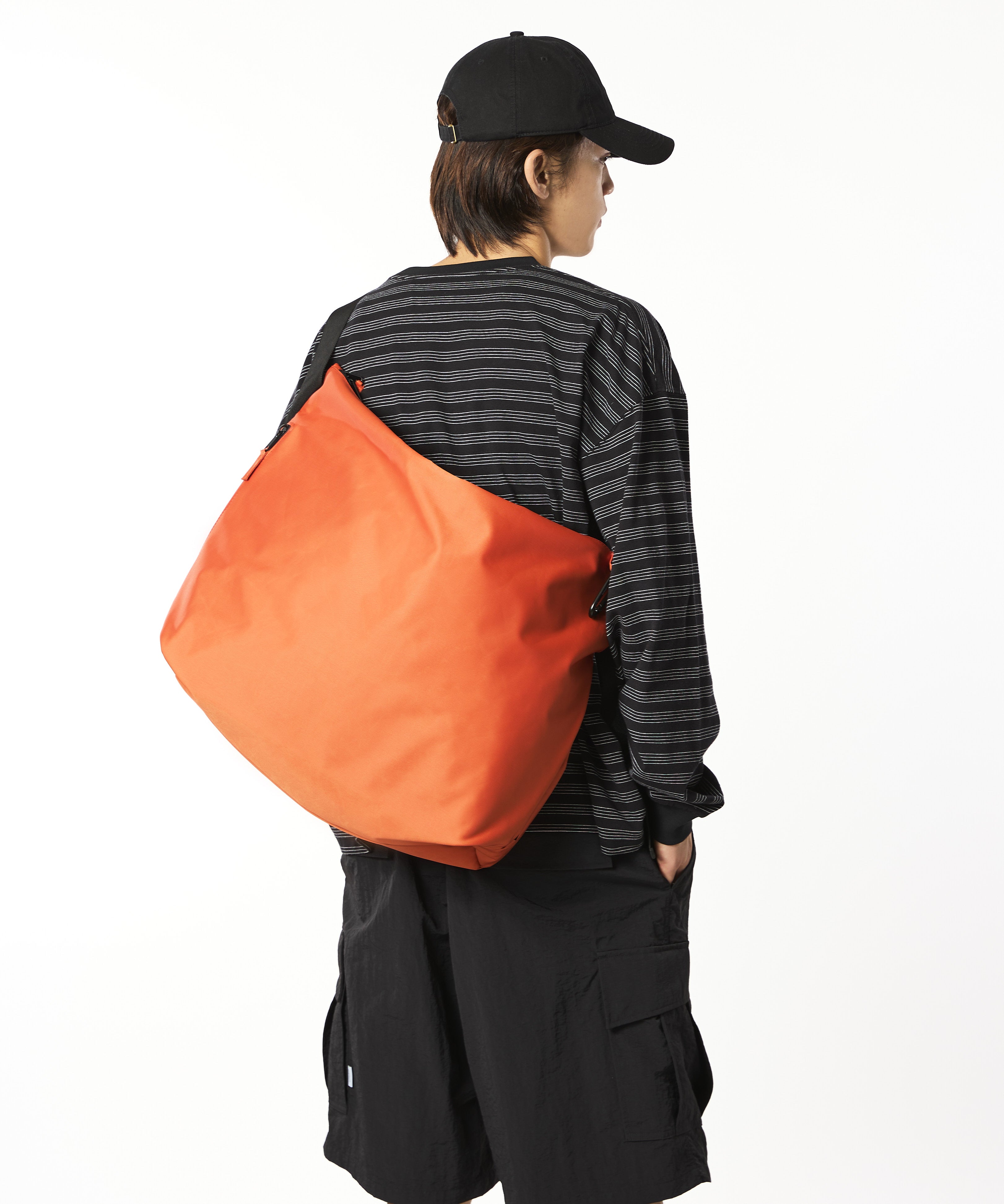 NYLON MESSENGER BAG