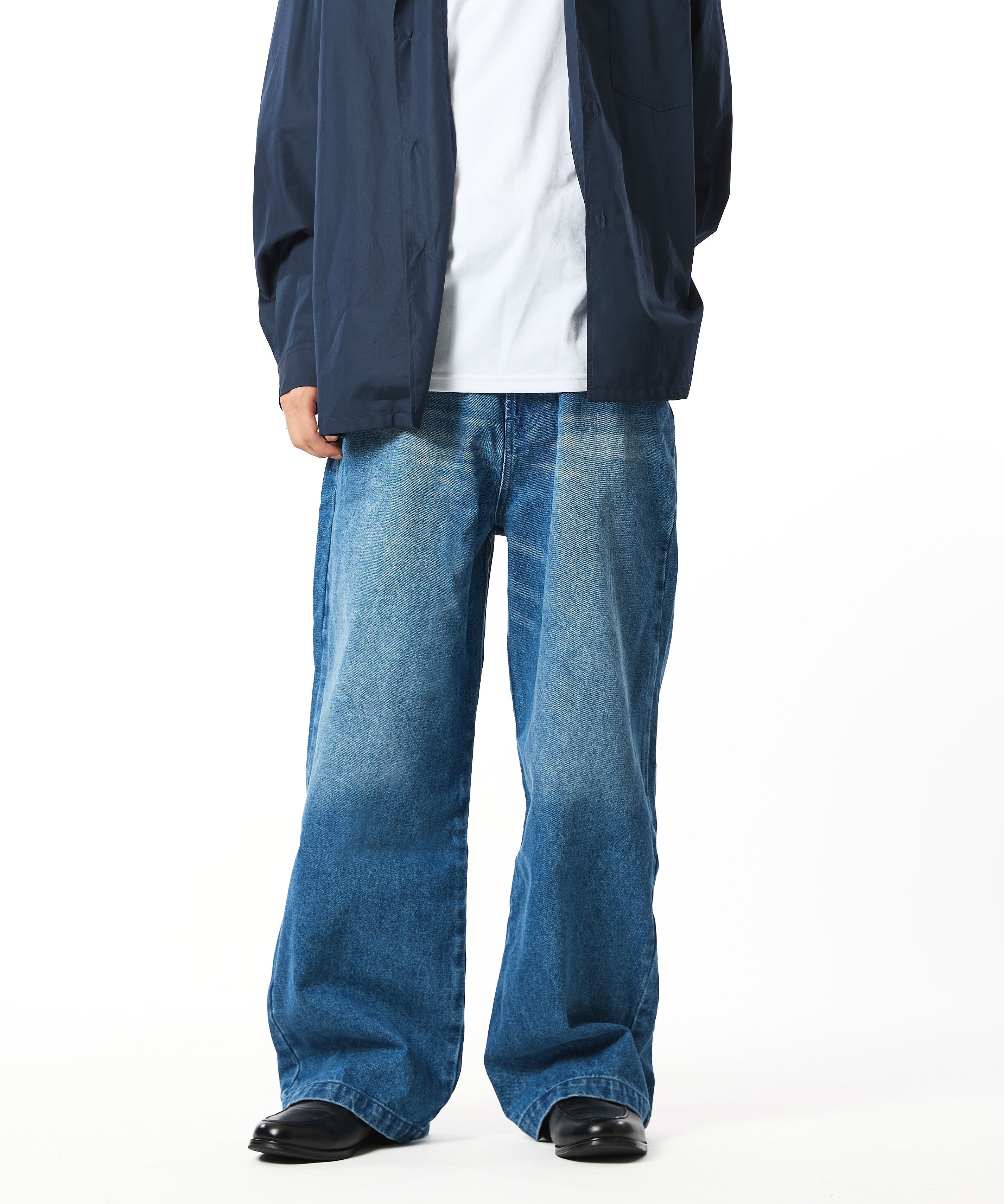 LOOSE FIT DENIM
