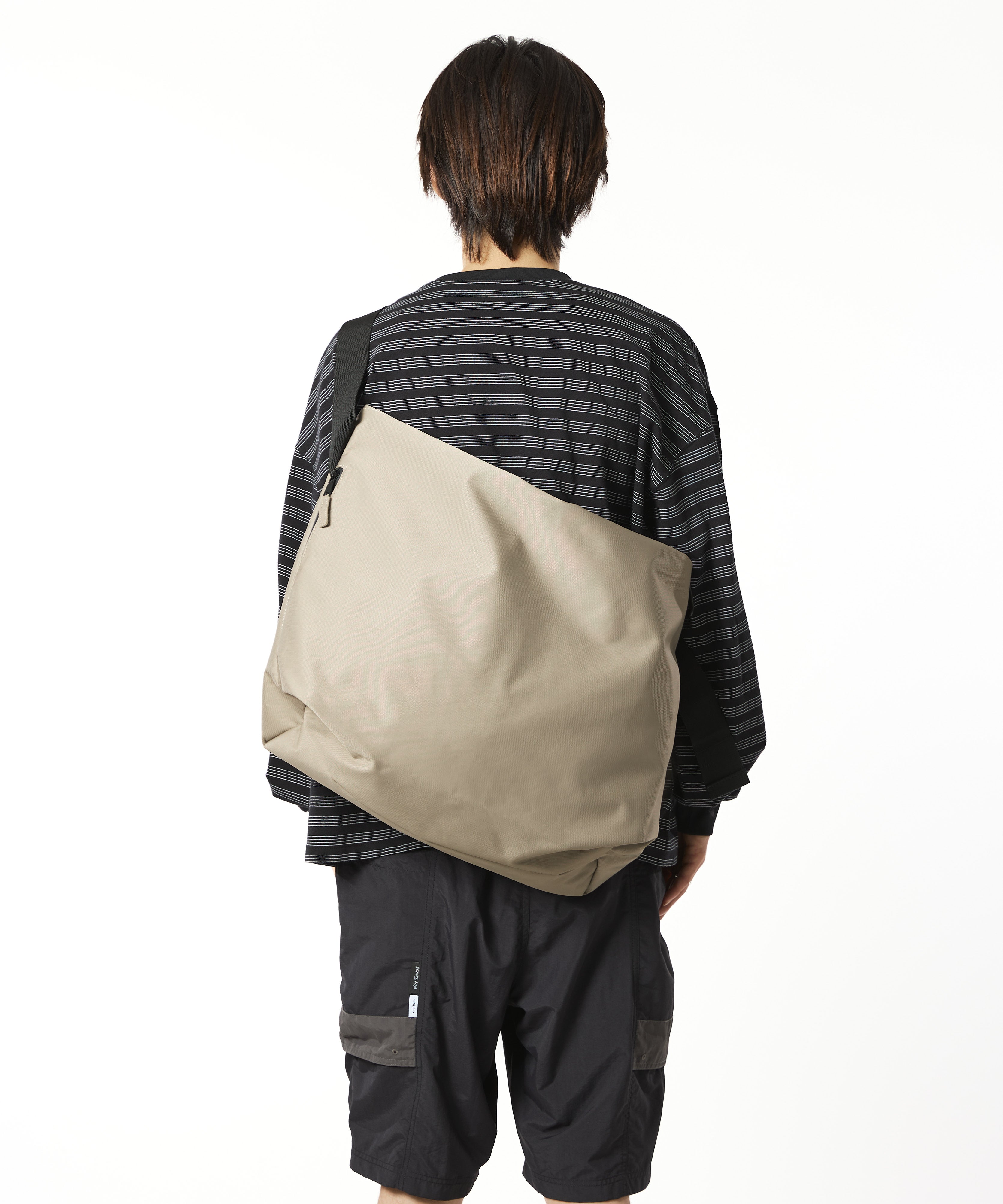 NYLON MESSENGER BAG
