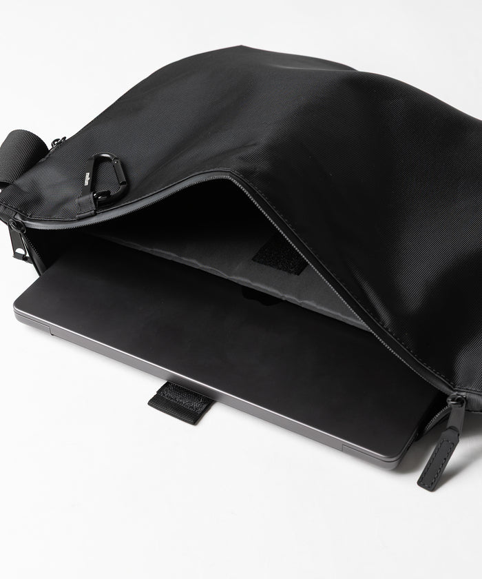 NYLON MESSENGER BAG(M)