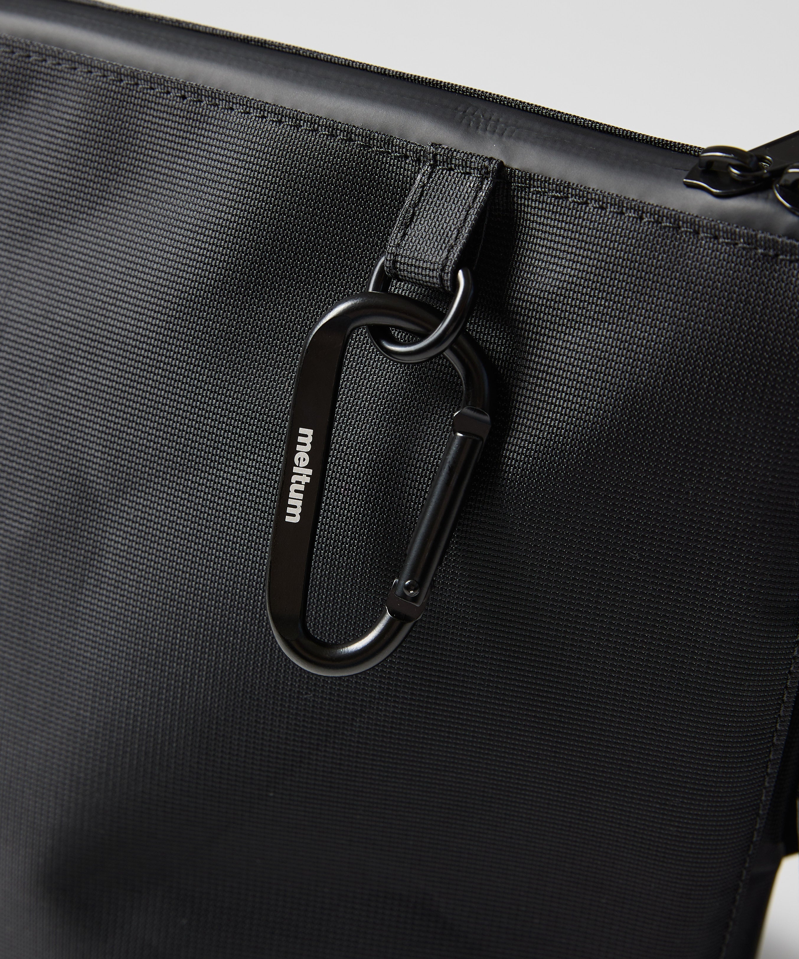 NYLON MESSENGER BAG(M)