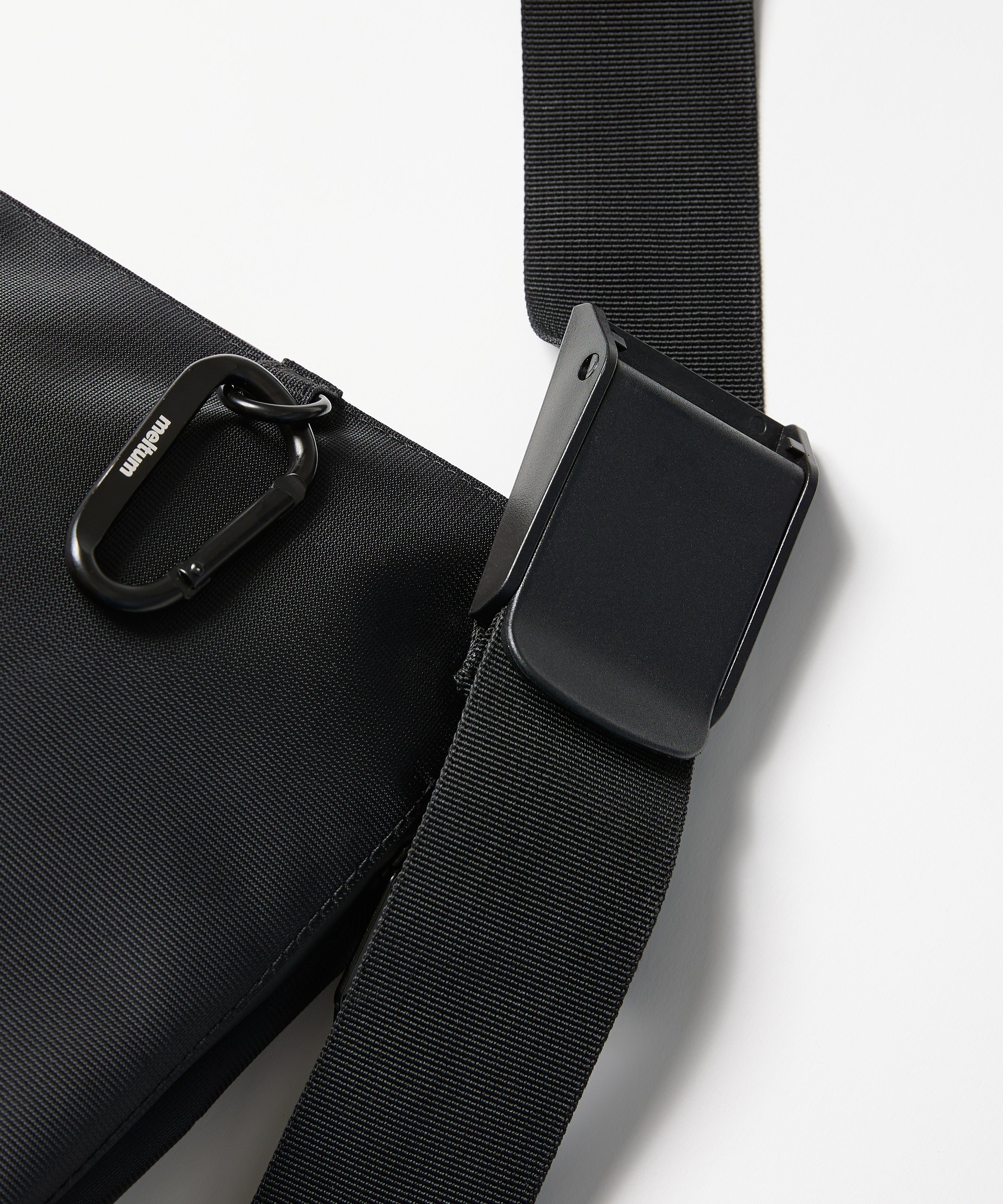 NYLON MESSENGER BAG(M)