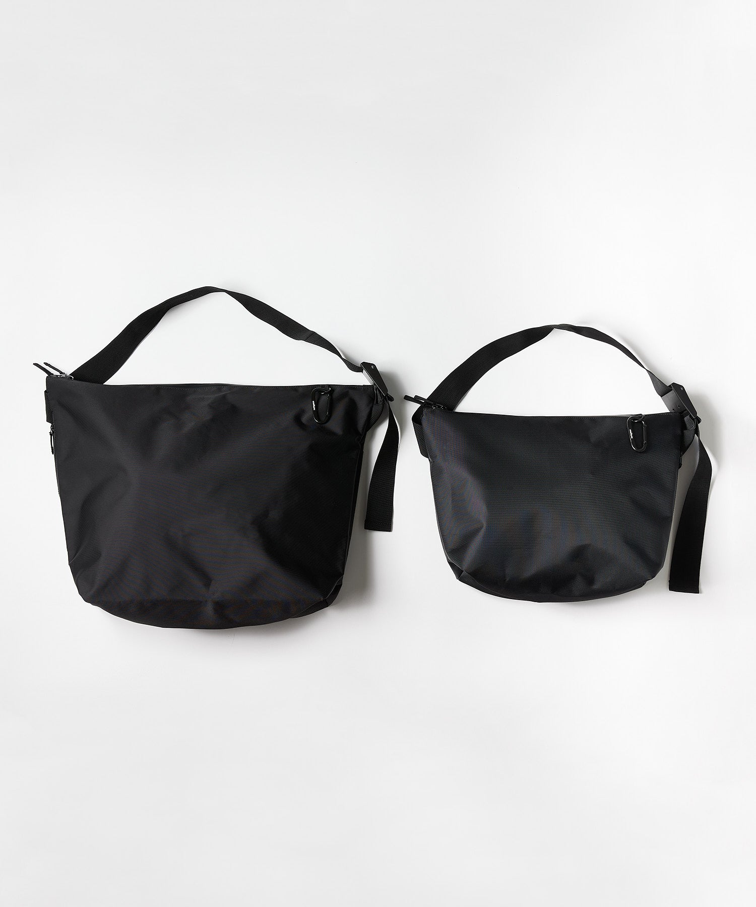 NYLON MESSENGER BAG(M)