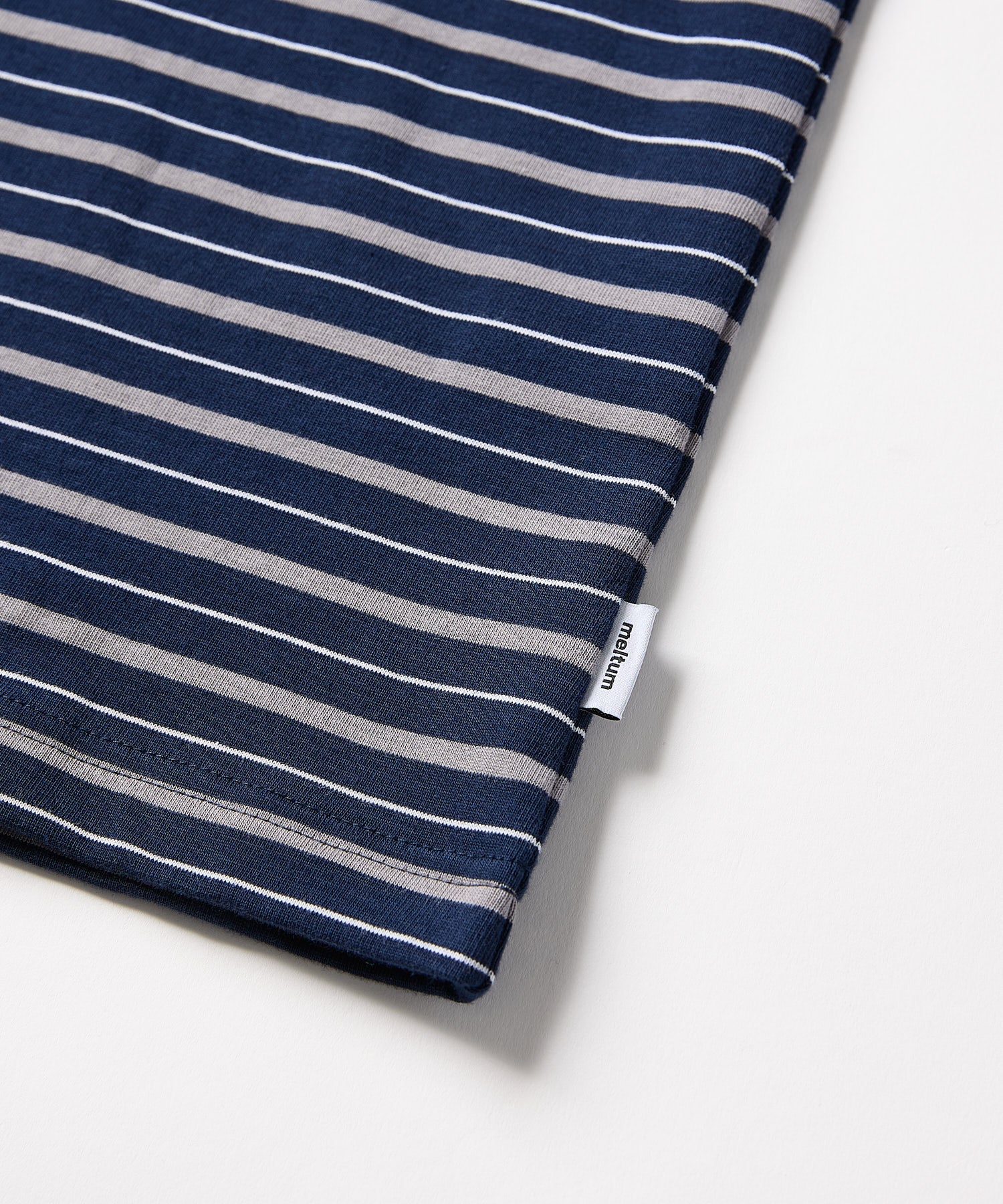 多色条纹长袖T恤