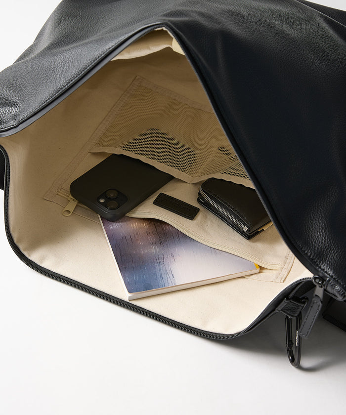 LEATHER MESSENGER BAG