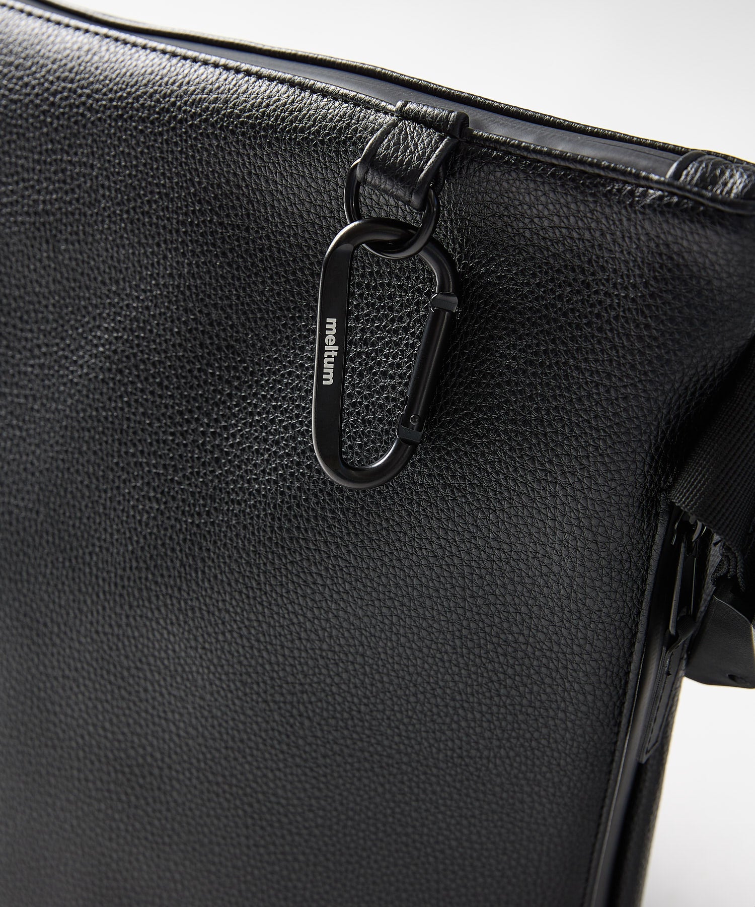 LEATHER MESSENGER BAG