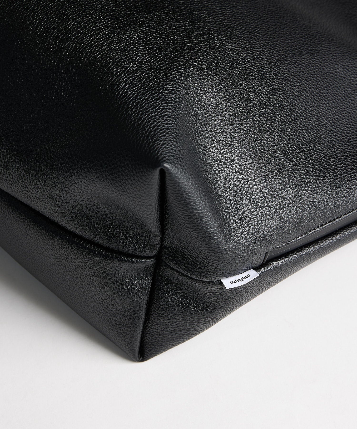 LEATHER MESSENGER BAG