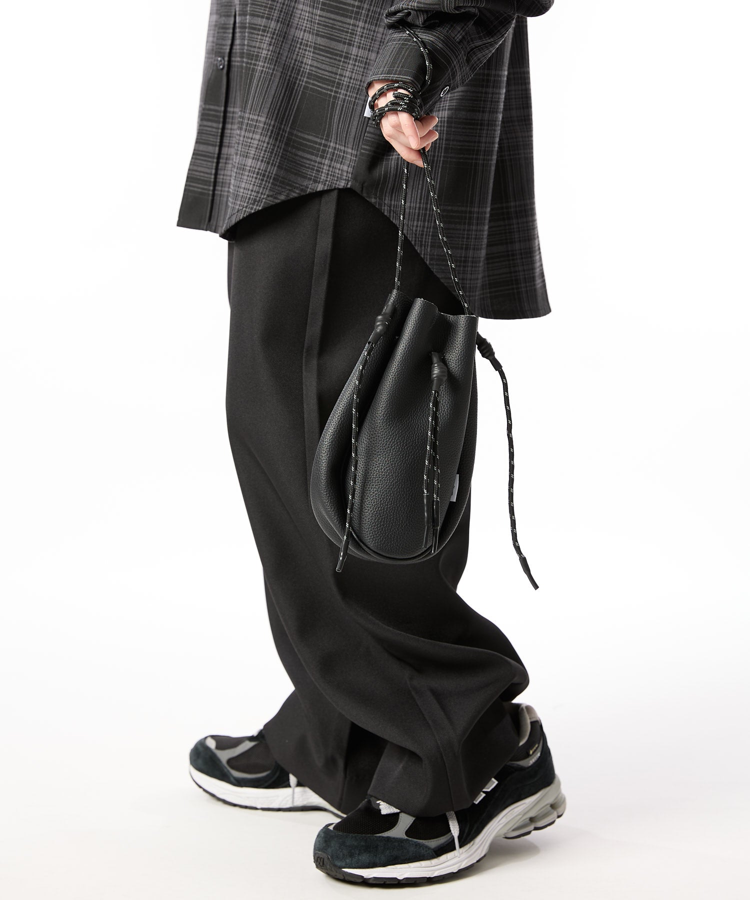 【2025.9.12 FRI 18:00~ IN STOCK】LEATHER DRAWSTRING BAG