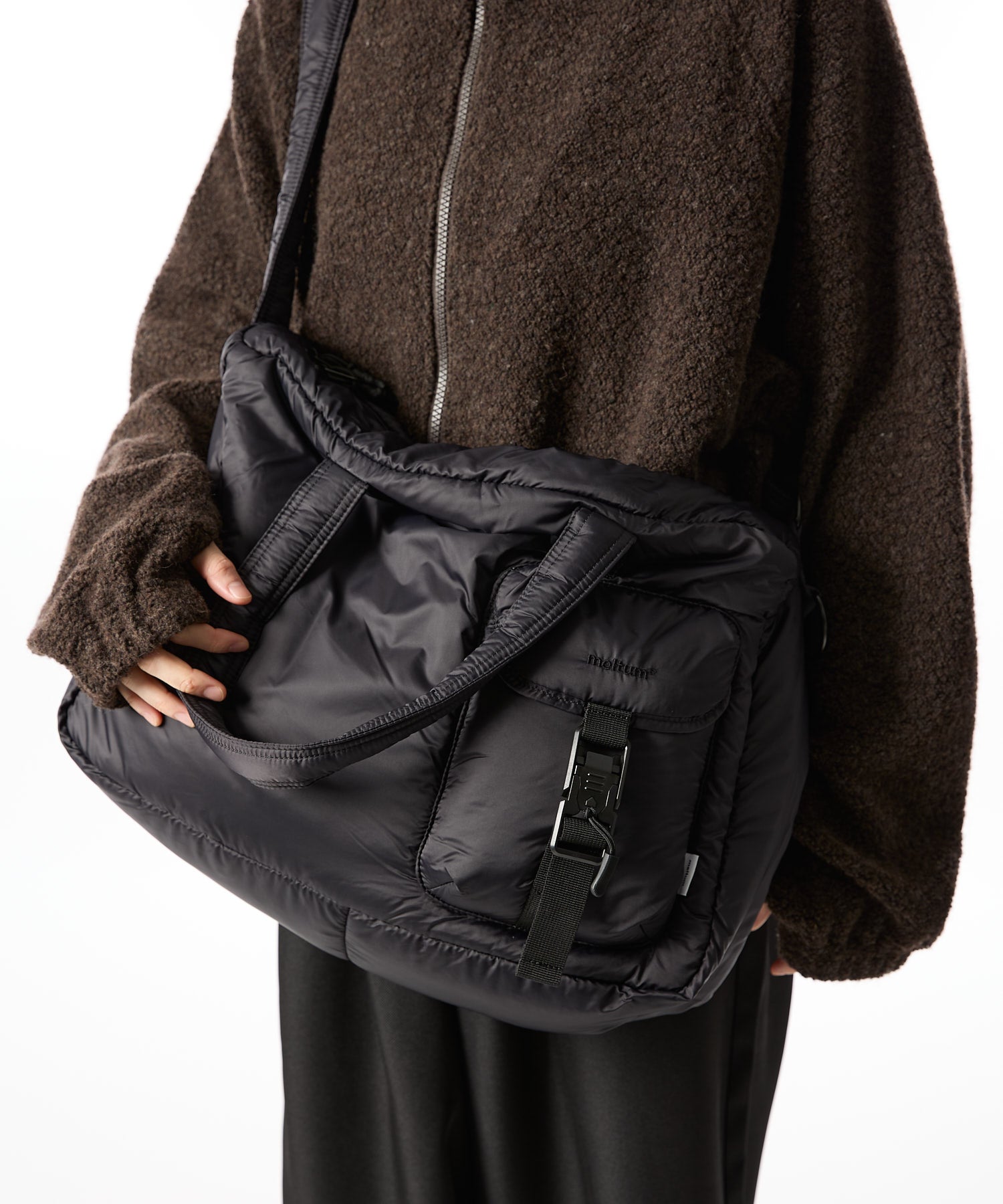 PADDING SHOULDER BAG