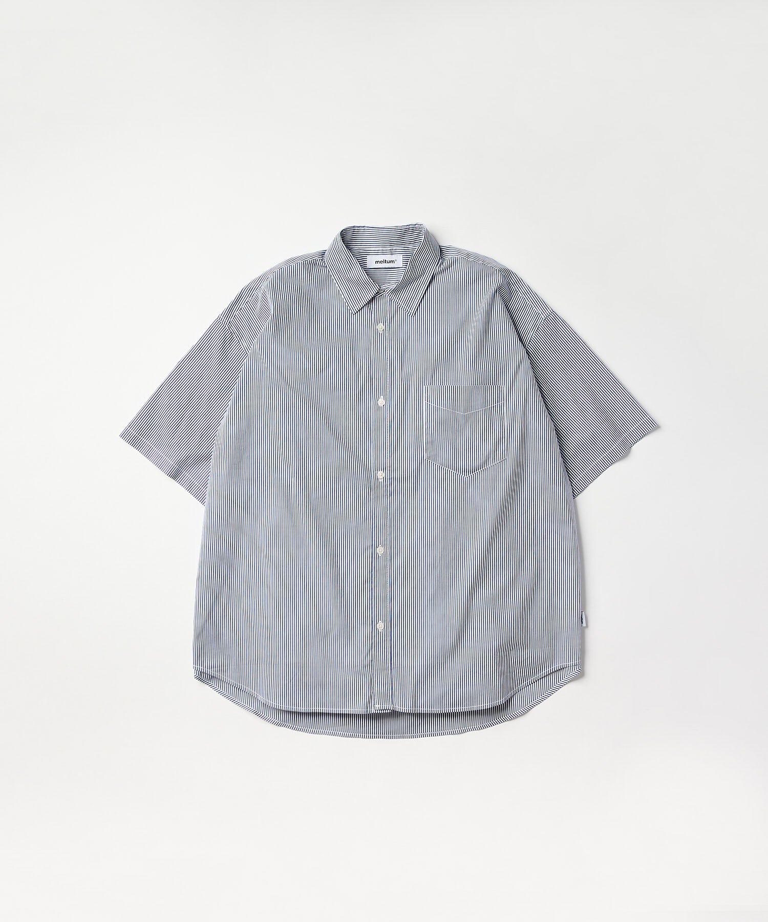 宽松条纹短袖衬衫