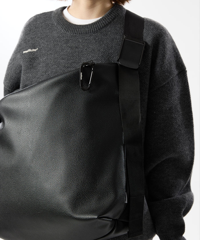 LEATHER MESSENGER BAG