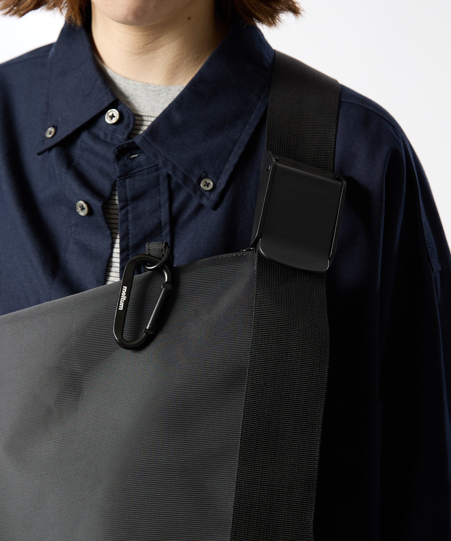 NYLON MESSENGER BAG(M)