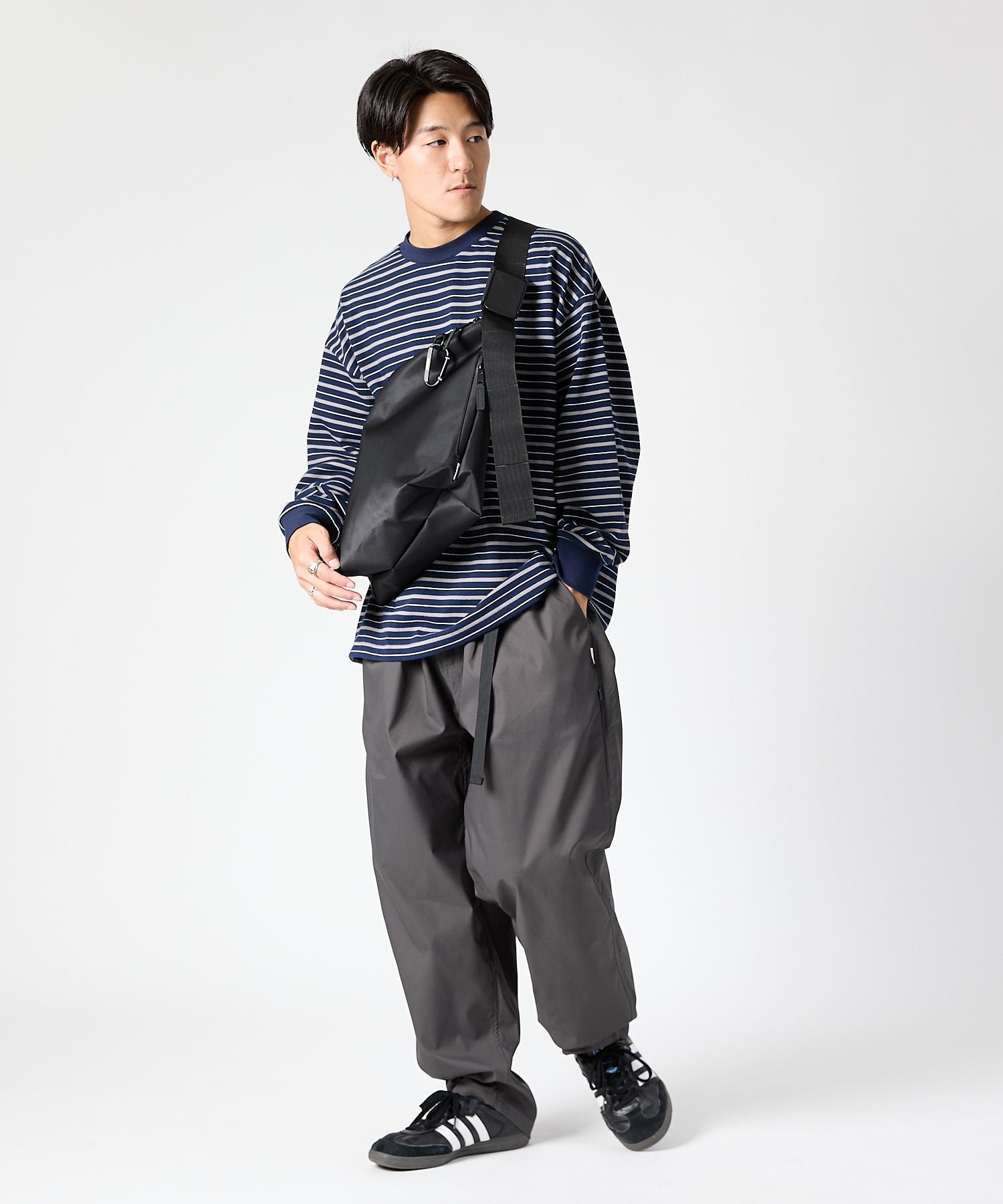 NYLON MESSENGER BAG(M)