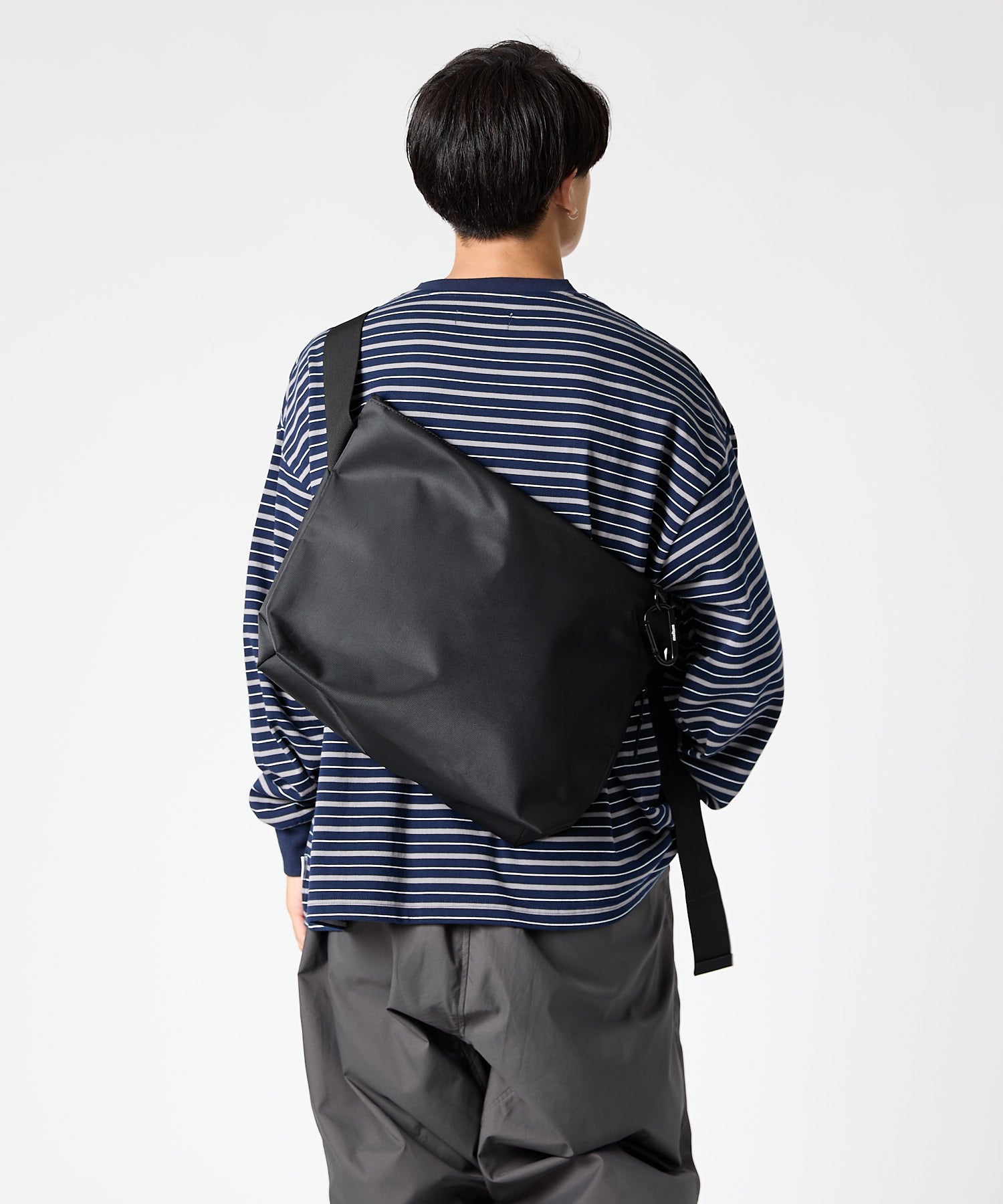 【9.17 WED 18:00- IN STOCK】NYLON MESSENGER BAG(M)