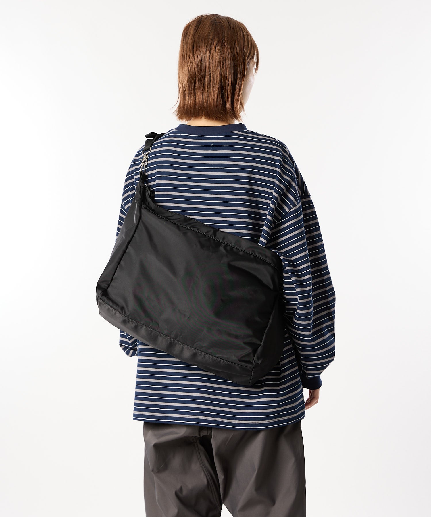 POUCH SHOULDER BAG