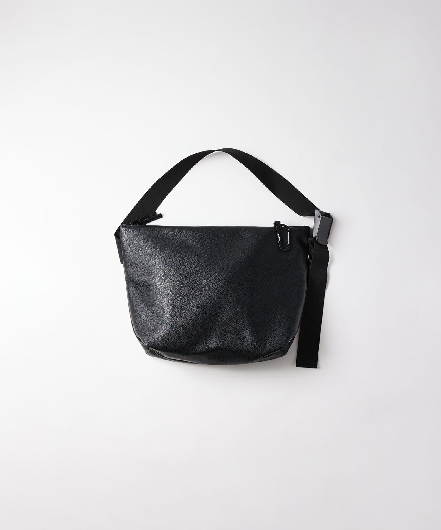 【2026.01.07 WED 18:00~ INSTOCK】LEATHER MESSENGER BAG(M)