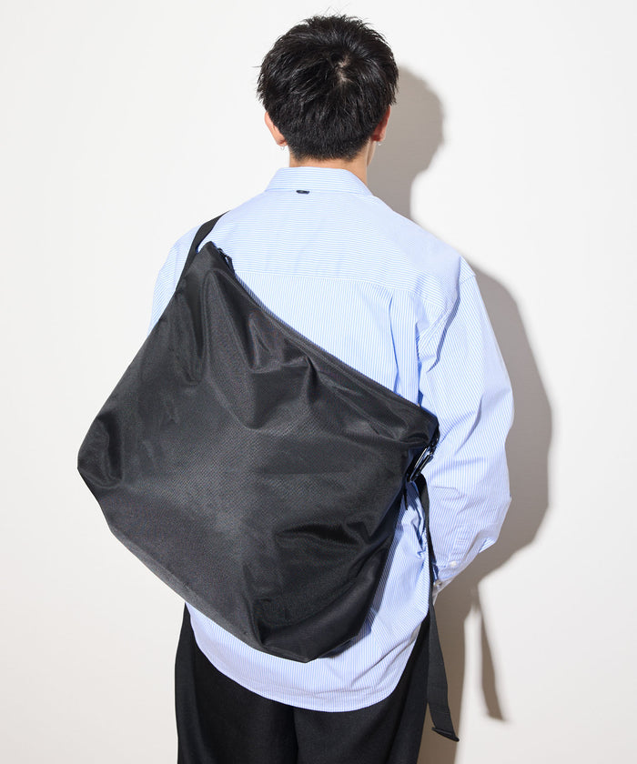 NYLON MESSENGER BAG