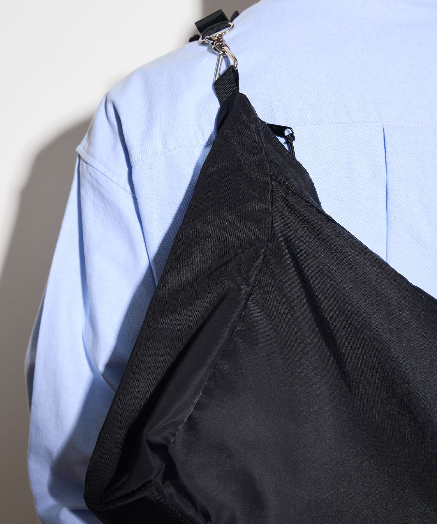 POUCH SHOULDER BAG