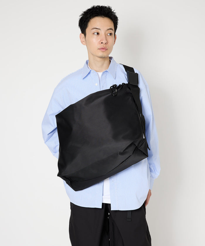 NYLON MESSENGER BAG