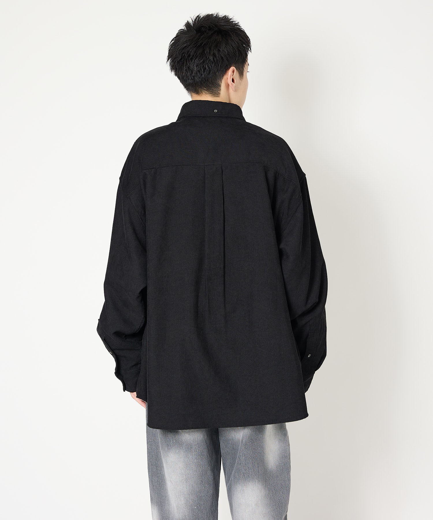 大廓形灯芯绒衬衫