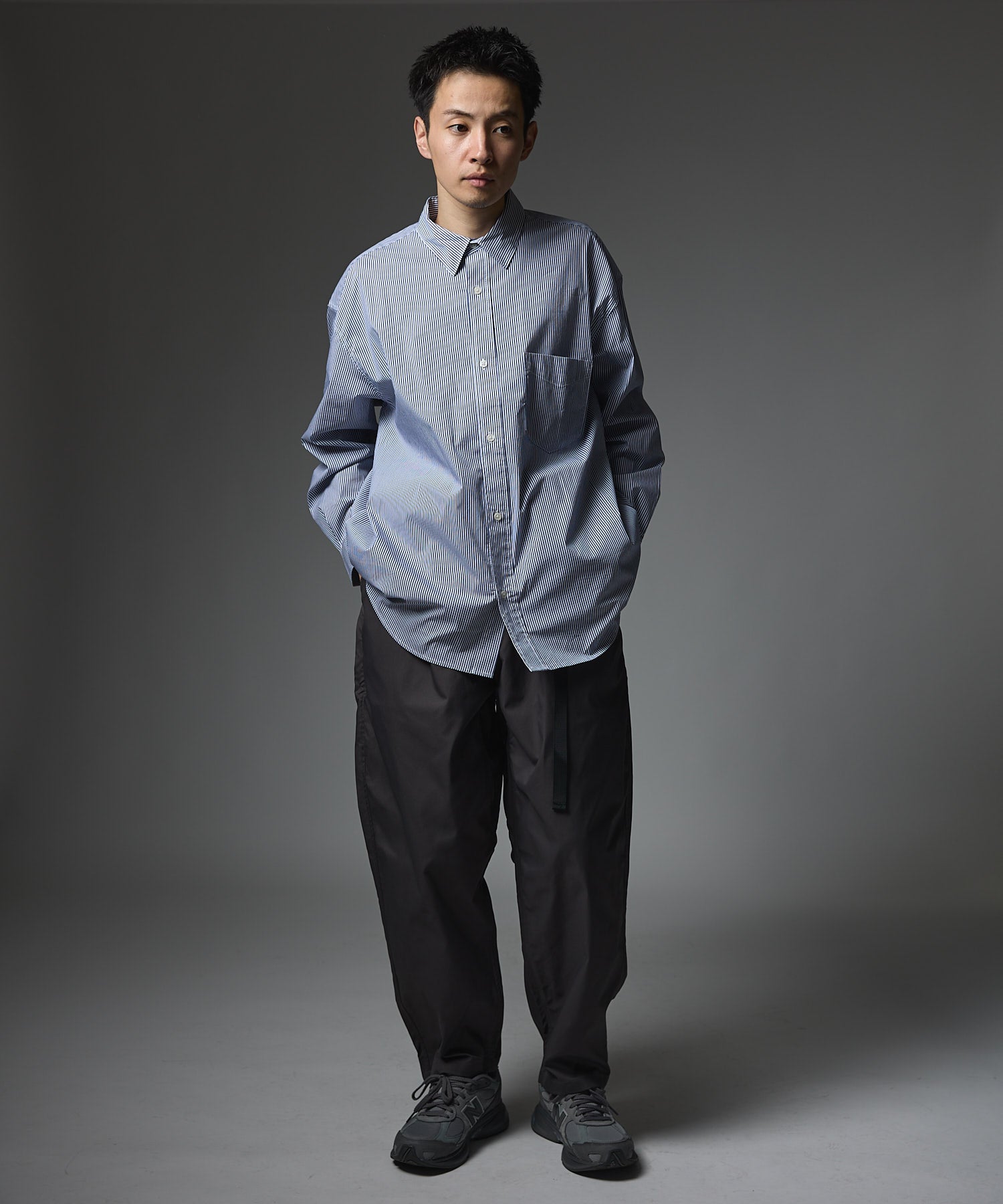 宽松条纹长袖衬衫