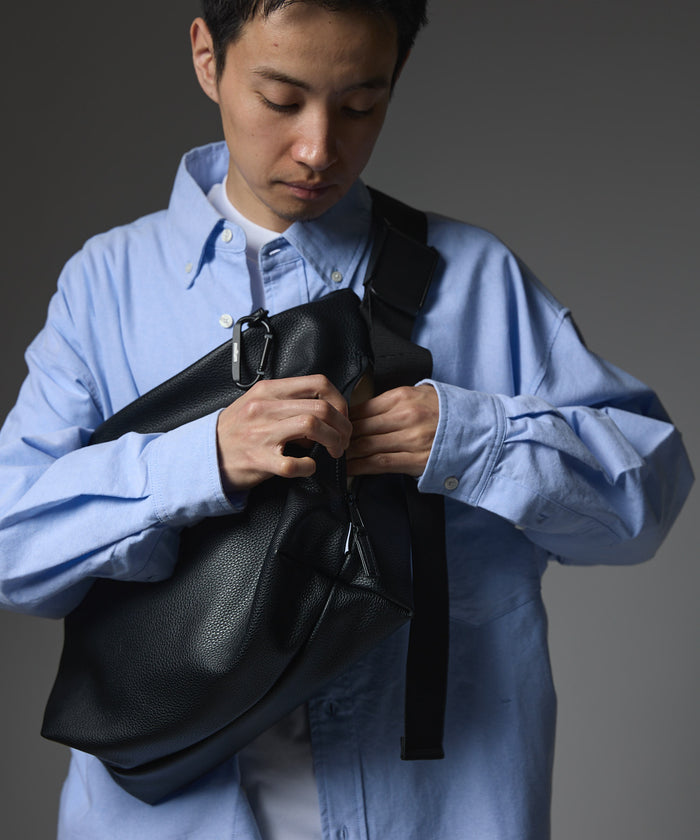 LEATHER MESSENGER BAG(M)