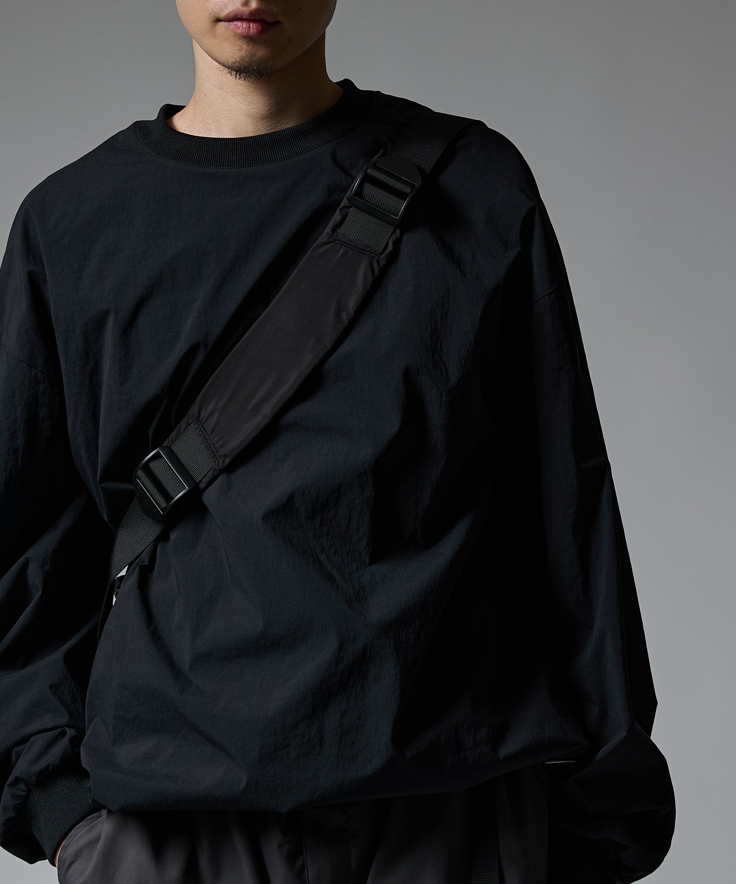 COMPACT MESSENGER BAG