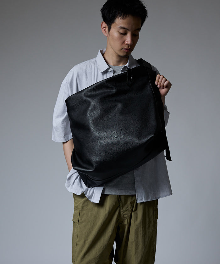 LEATHER MESSENGER BAG